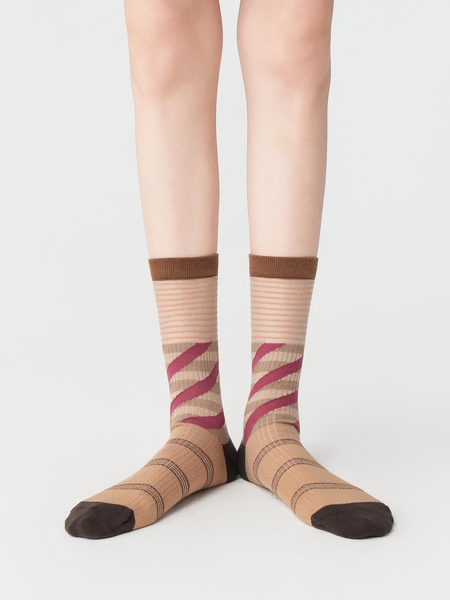 Diagonal Stripe Crew Socks