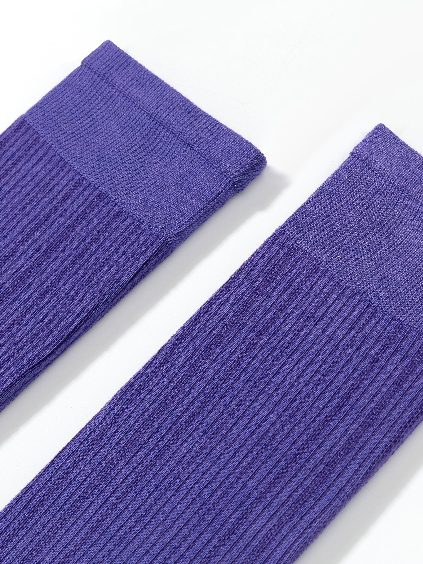 Chain Pattern Silk Blend Crew Socks