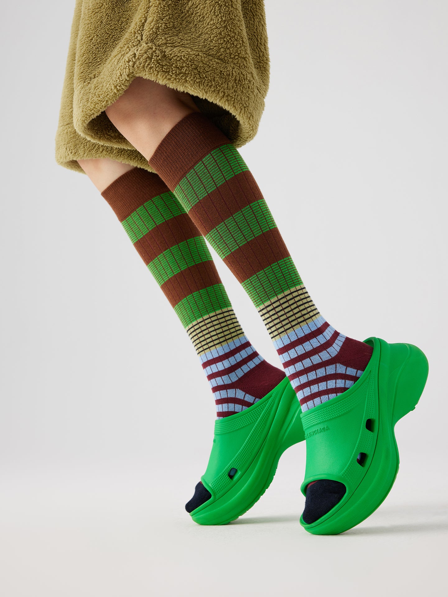 Color Clash Calf Socks Box