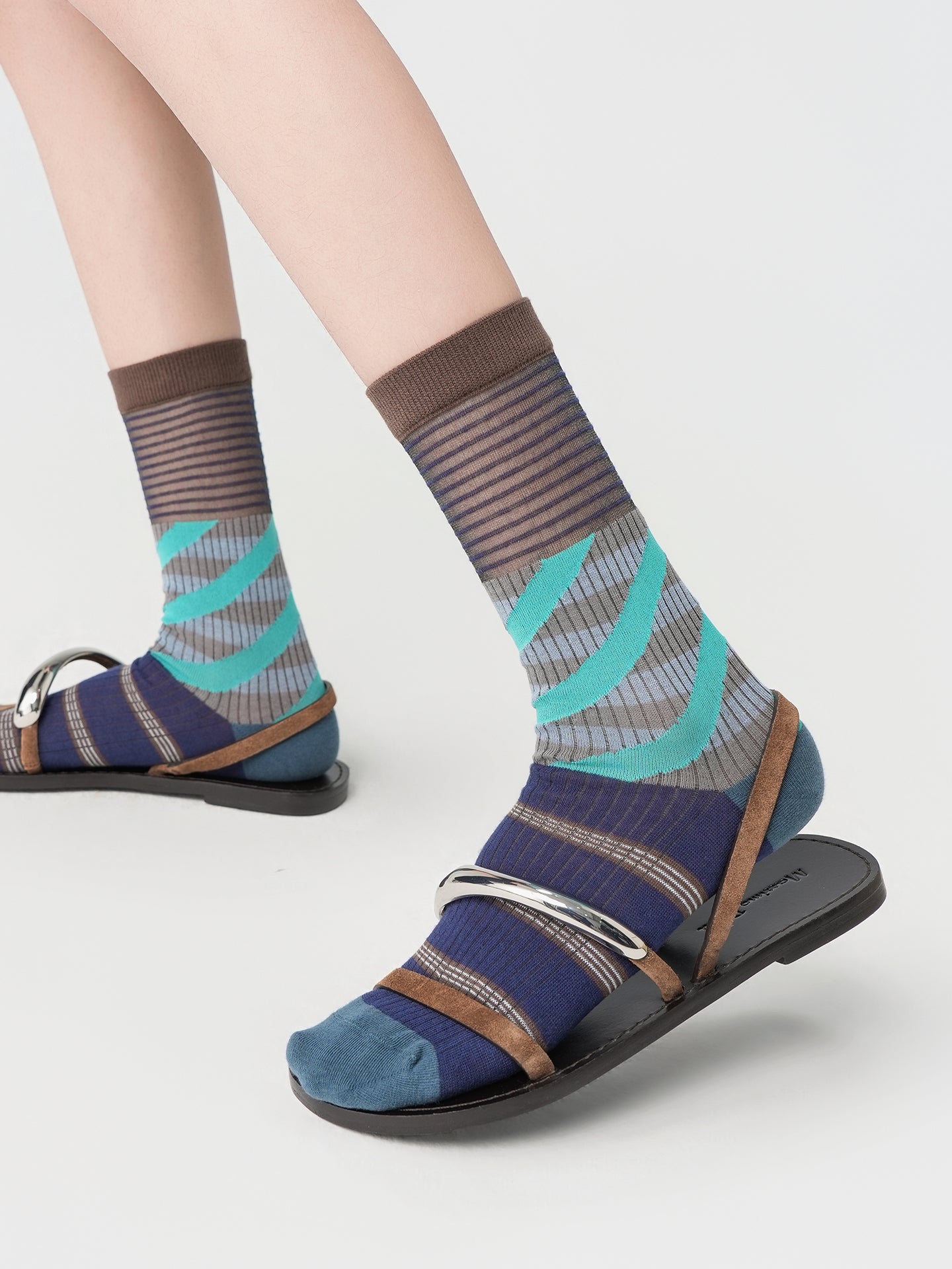 Diagonal Stripe Crew Socks
