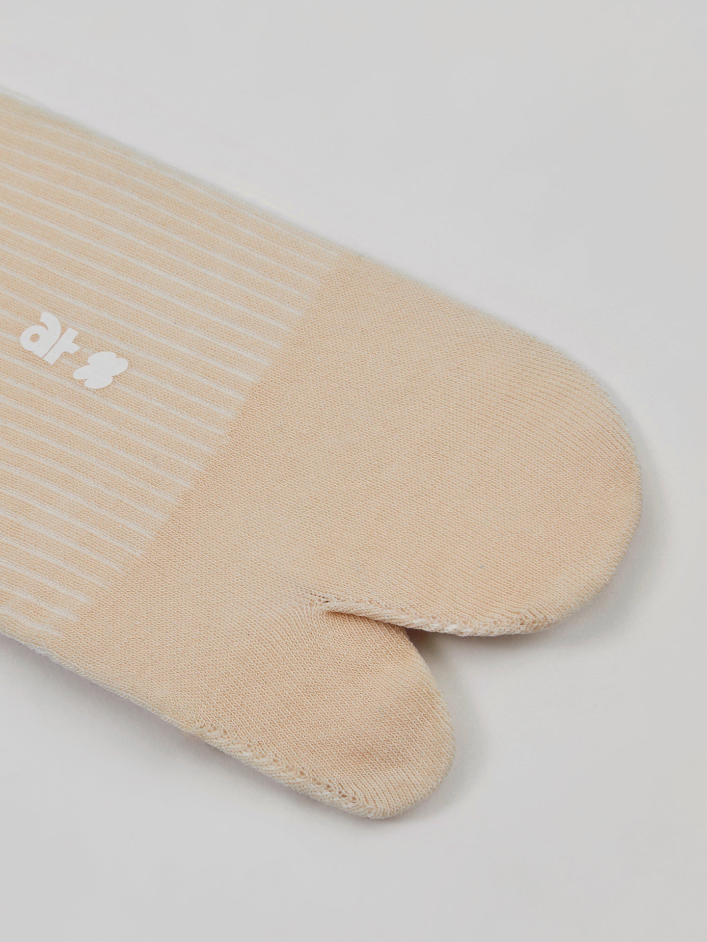 Contrast Color Tabi Crew Sock