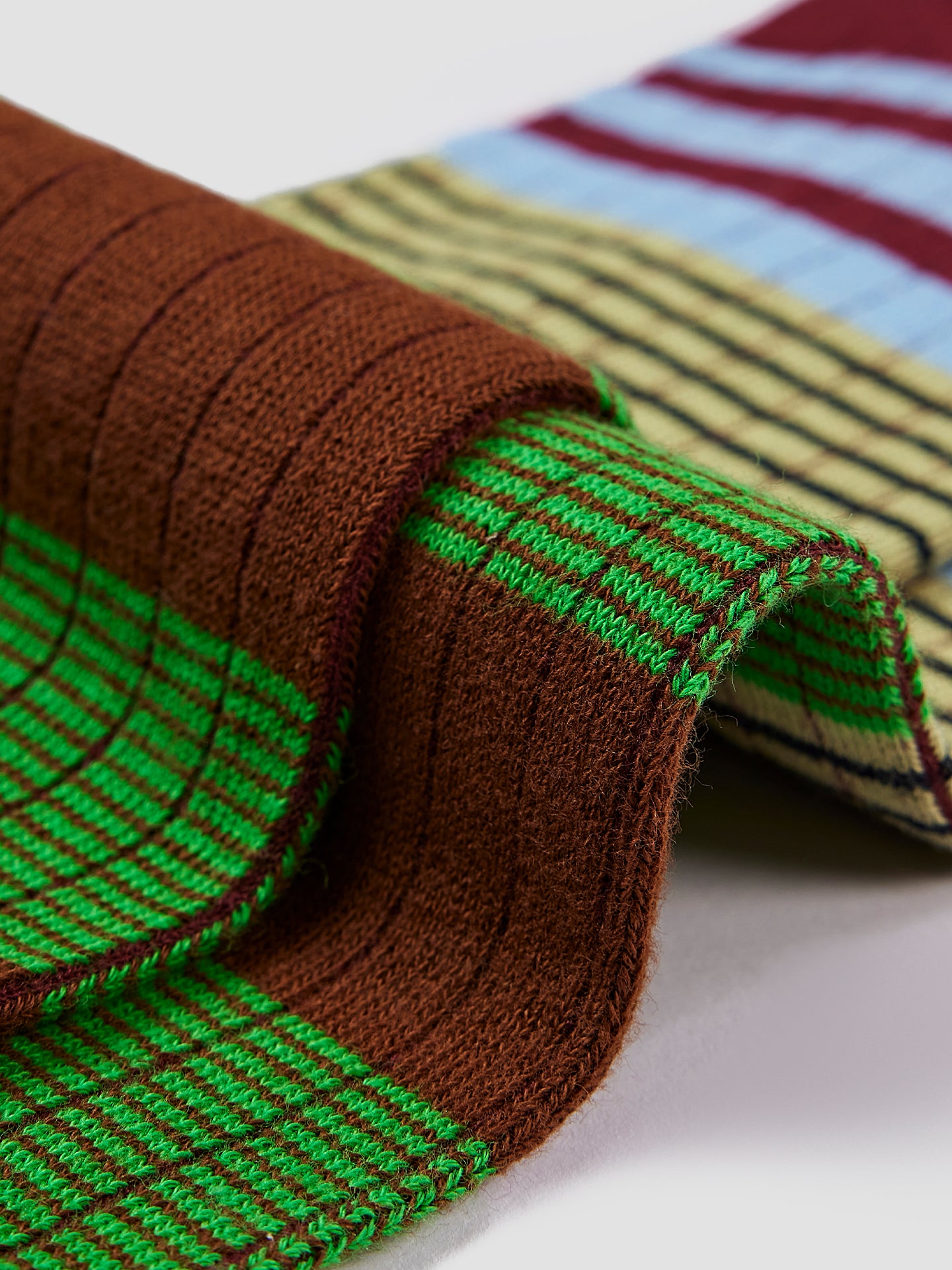 Color Clash Calf Socks Box