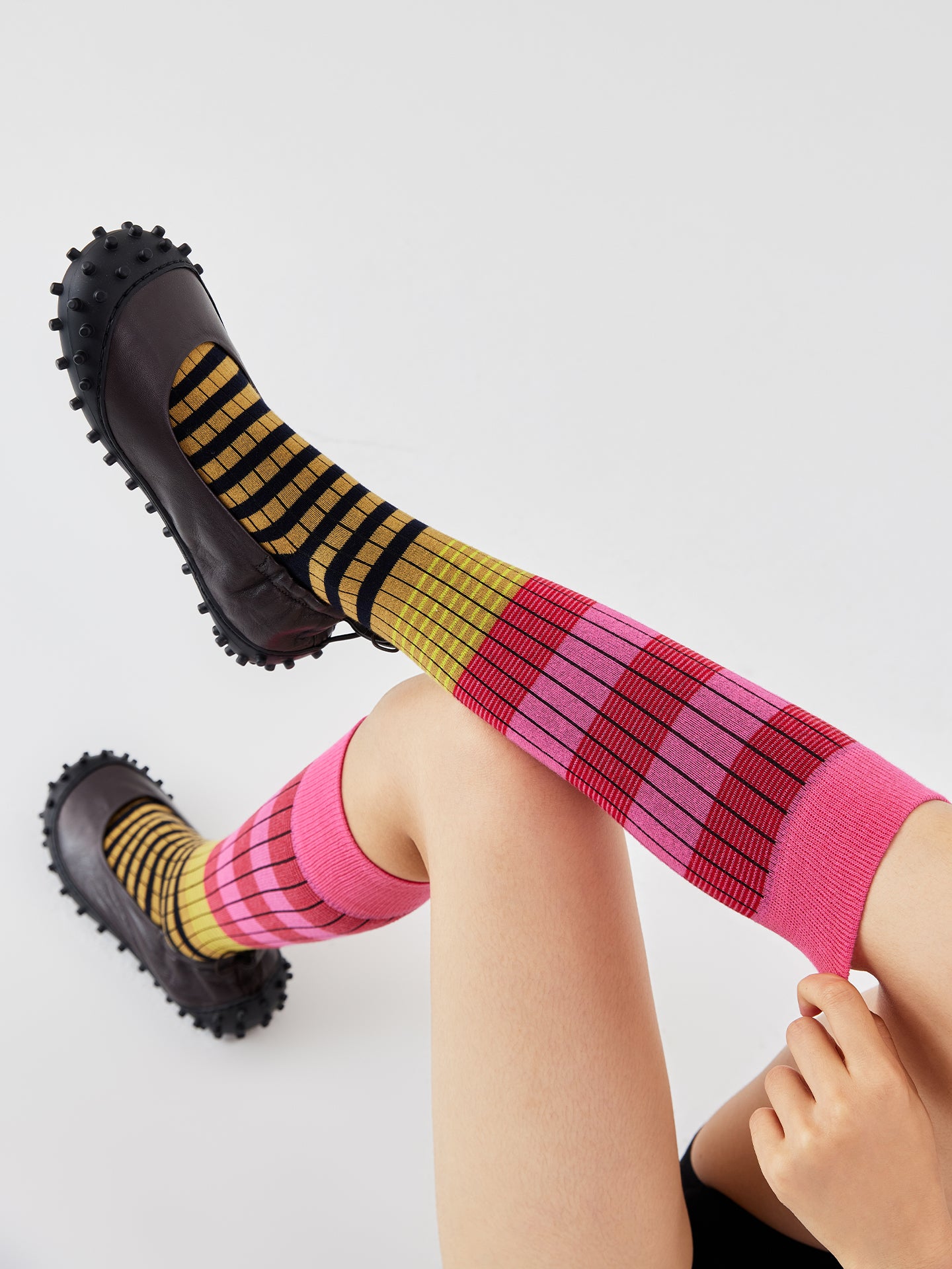 Color Clash Calf Socks Box